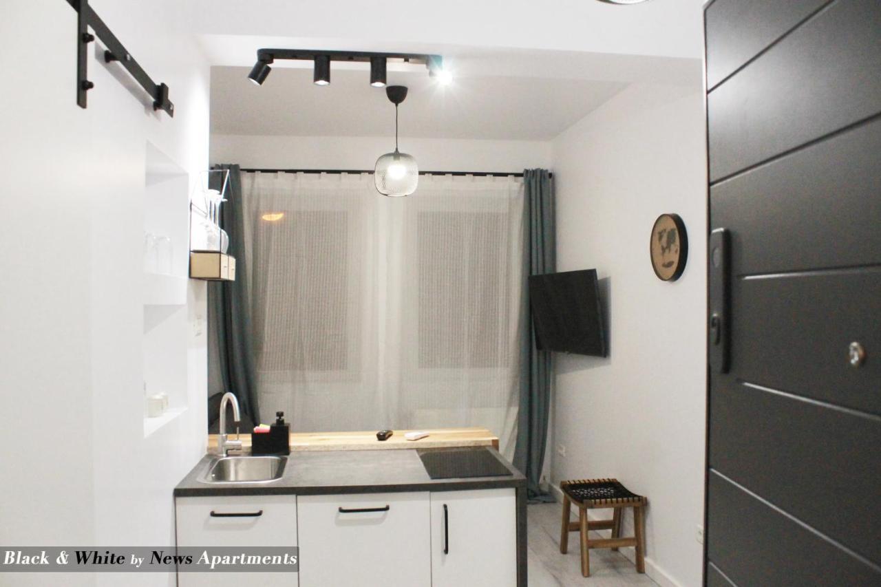 Black & White - News Apartment Bucarest Extérieur photo