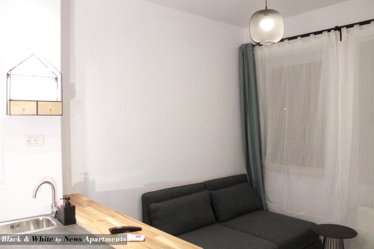 Black & White - News Apartment Bucarest Extérieur photo